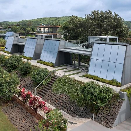 Hotel Beyond By Sula à Nashik Extérieur photo