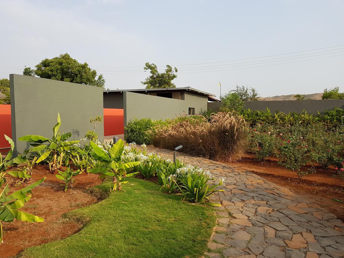 Hotel Beyond By Sula à Nashik Extérieur photo